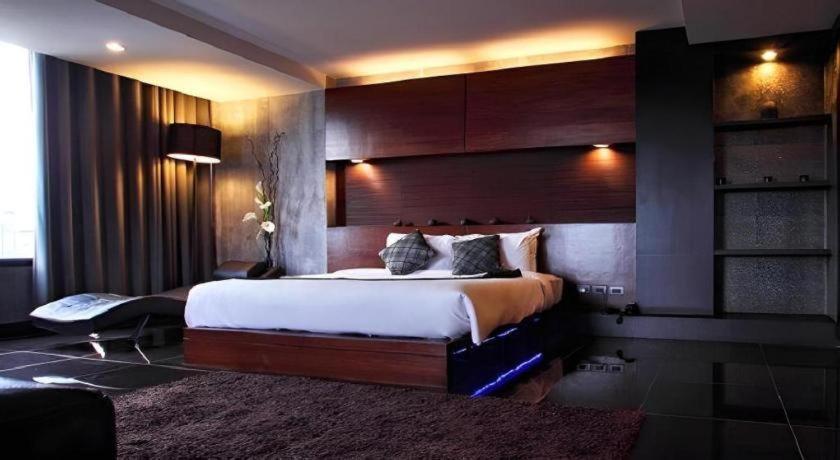 B2 Black Business And Budget Hotel Chiang Mai Exterior photo