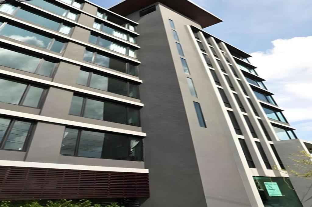 B2 Black Business And Budget Hotel Chiang Mai Exterior photo
