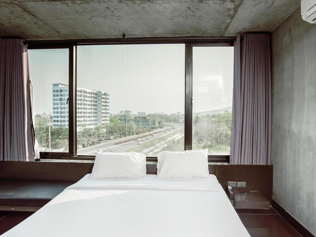B2 Black Business And Budget Hotel Chiang Mai Exterior photo