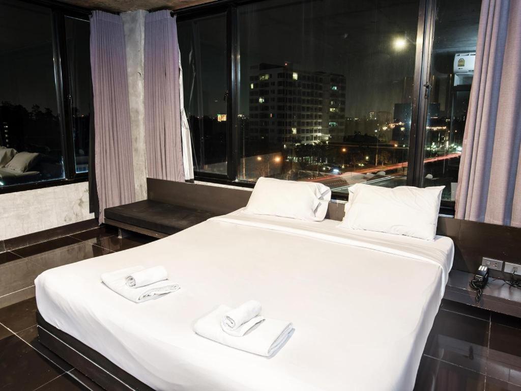 B2 Black Business And Budget Hotel Chiang Mai Exterior photo