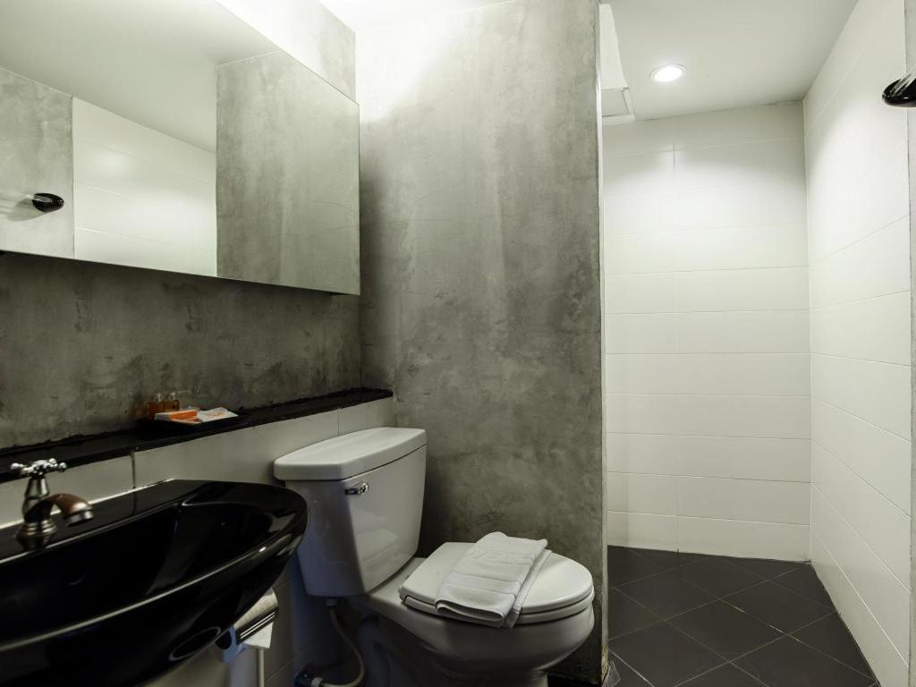 B2 Black Business And Budget Hotel Chiang Mai Exterior photo
