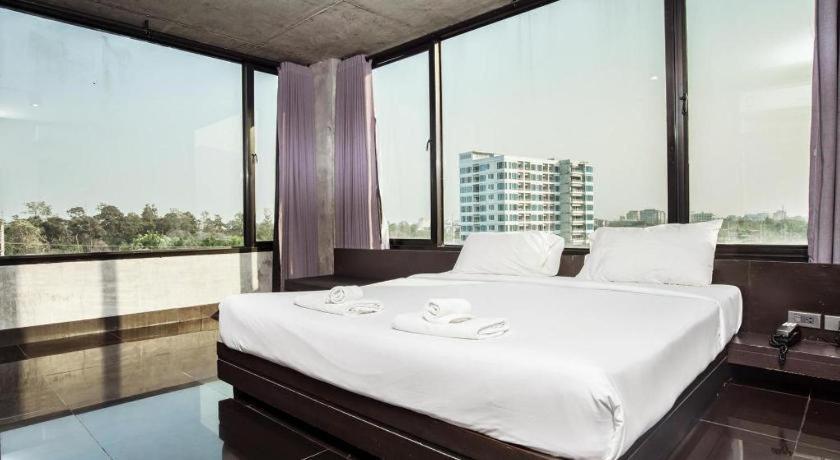 B2 Black Business And Budget Hotel Chiang Mai Exterior photo